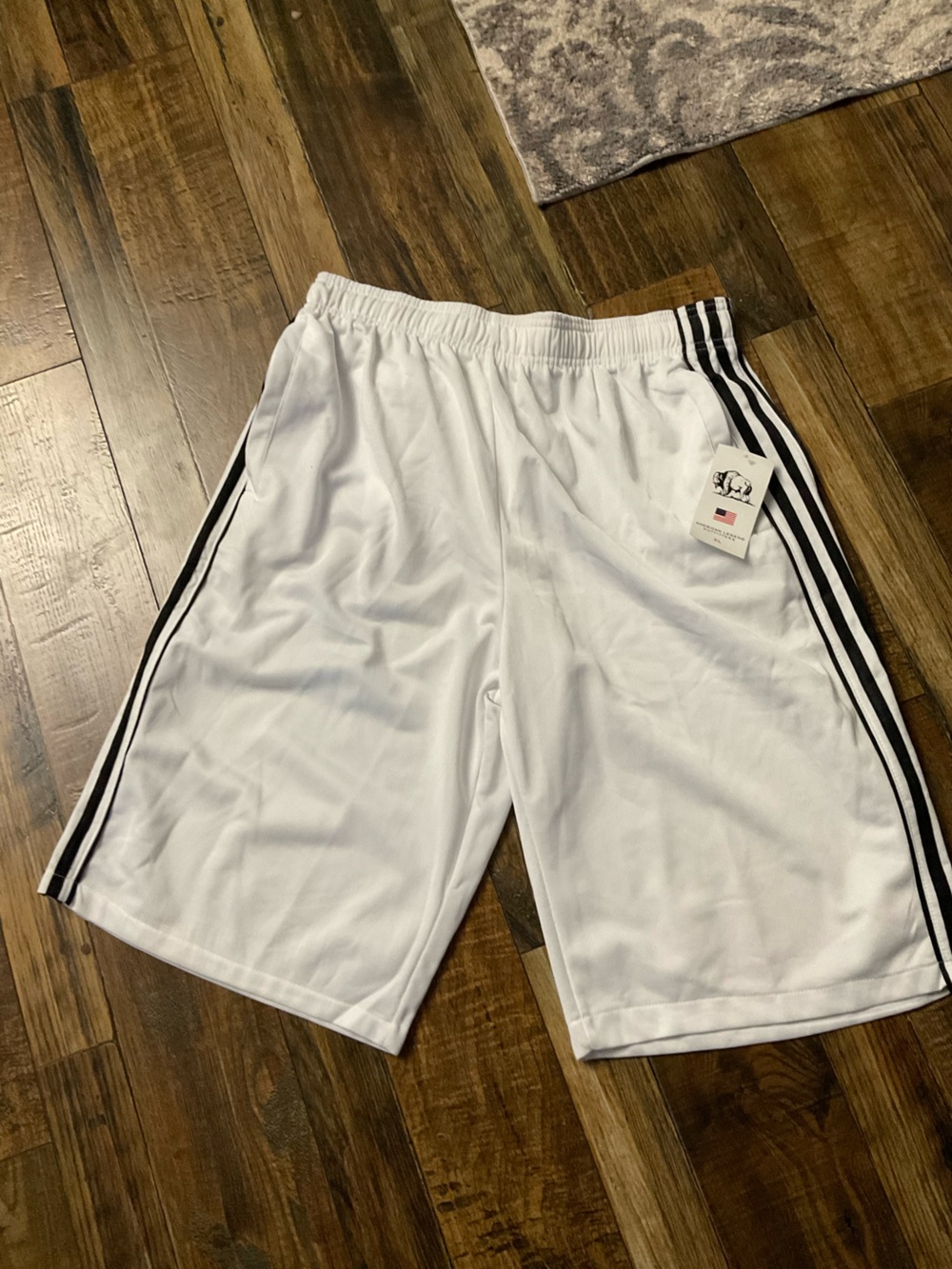 9-2026- AMERICAN LEGEND OUTFITTERS White Athletic Shorts XL